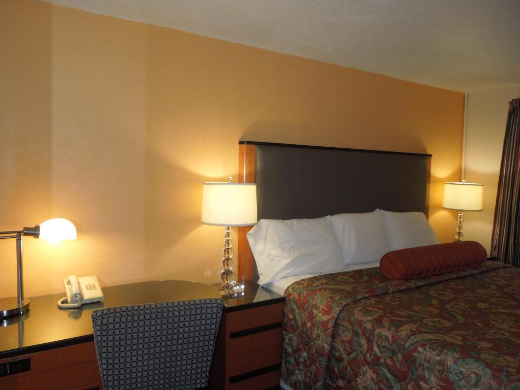 Sentinel Motel West Chester Room photo