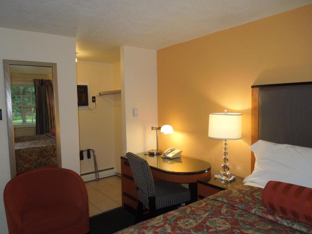 Sentinel Motel West Chester Room photo