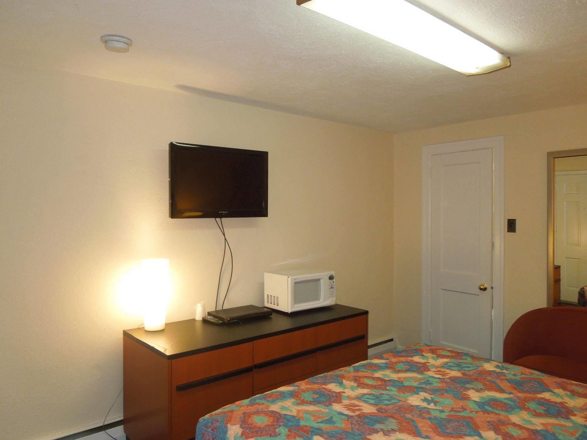 Sentinel Motel West Chester Exterior photo
